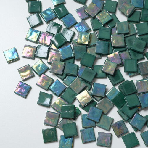 Mosaikshop Schweiz - Mosaiksteine| Perlglas - irisée - opak - dunkelgrün - 15x15mm |  EO33-15